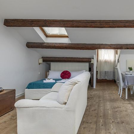 Nice Lovely Attic For 4 Person With Wifi - A/C البندقية المظهر الخارجي الصورة