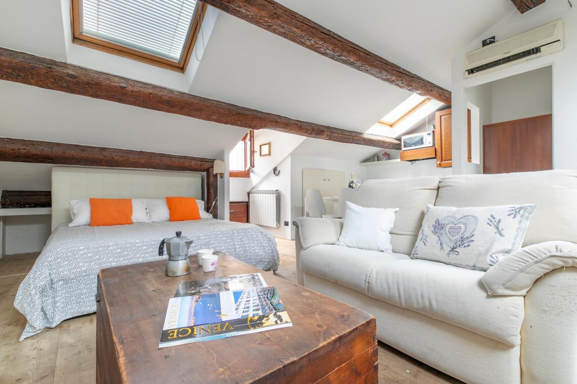 Nice Lovely Attic For 4 Person With Wifi - A/C البندقية المظهر الخارجي الصورة
