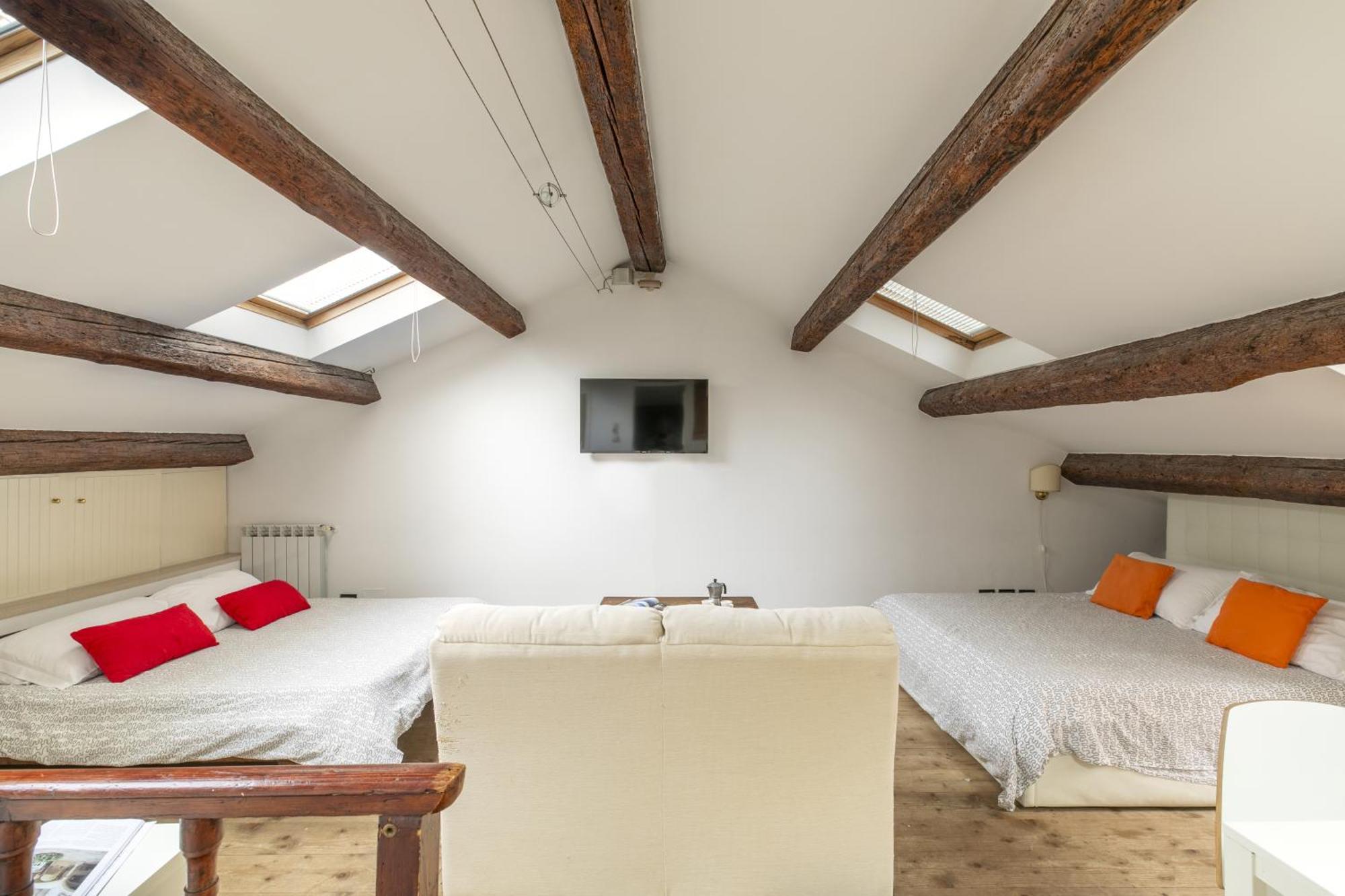 Nice Lovely Attic For 4 Person With Wifi - A/C البندقية المظهر الخارجي الصورة