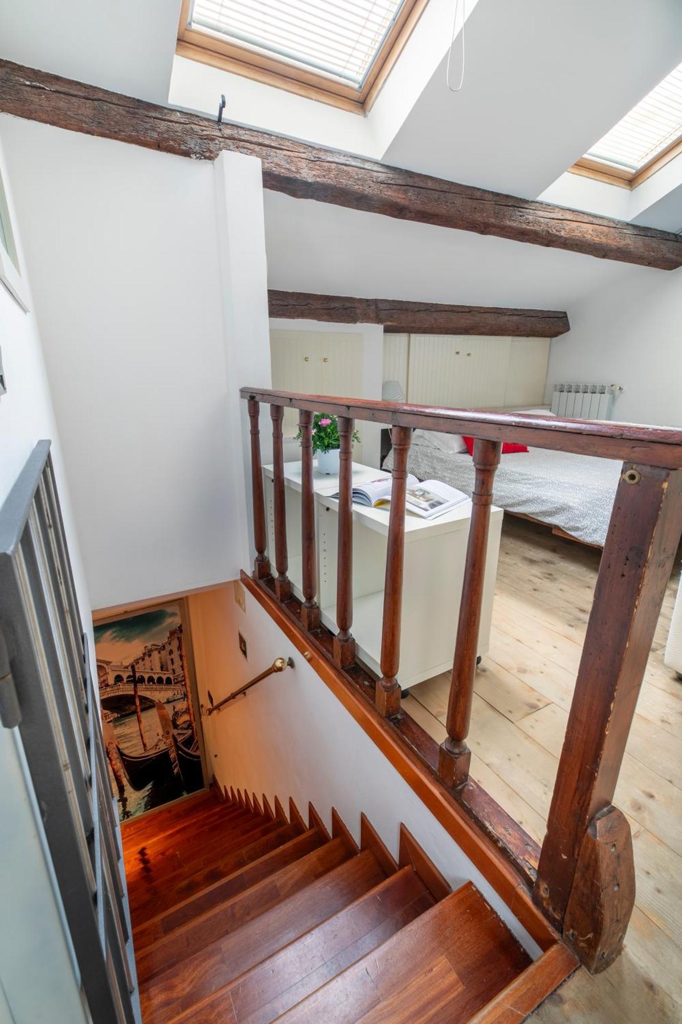 Nice Lovely Attic For 4 Person With Wifi - A/C البندقية المظهر الخارجي الصورة