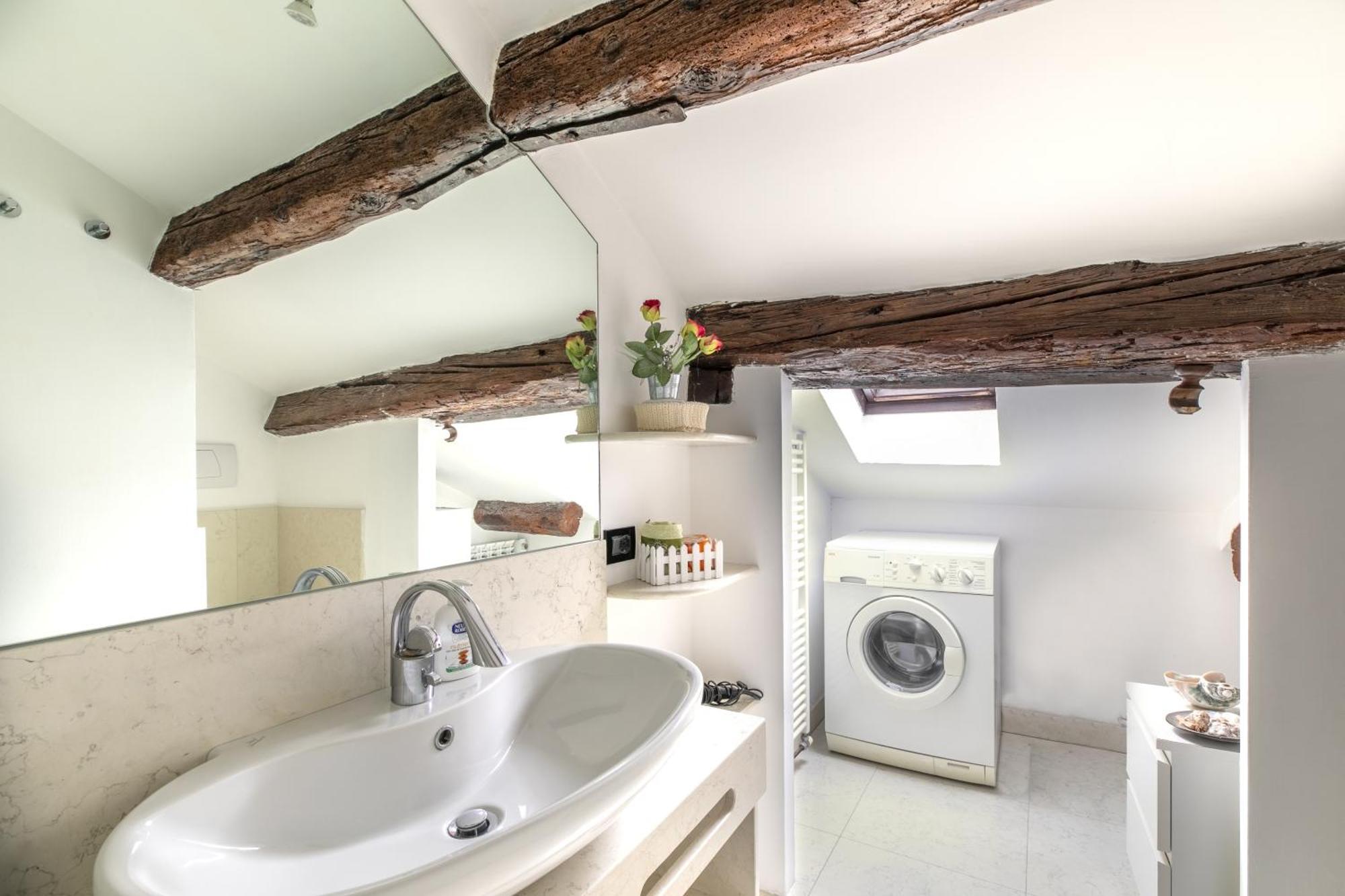 Nice Lovely Attic For 4 Person With Wifi - A/C البندقية المظهر الخارجي الصورة