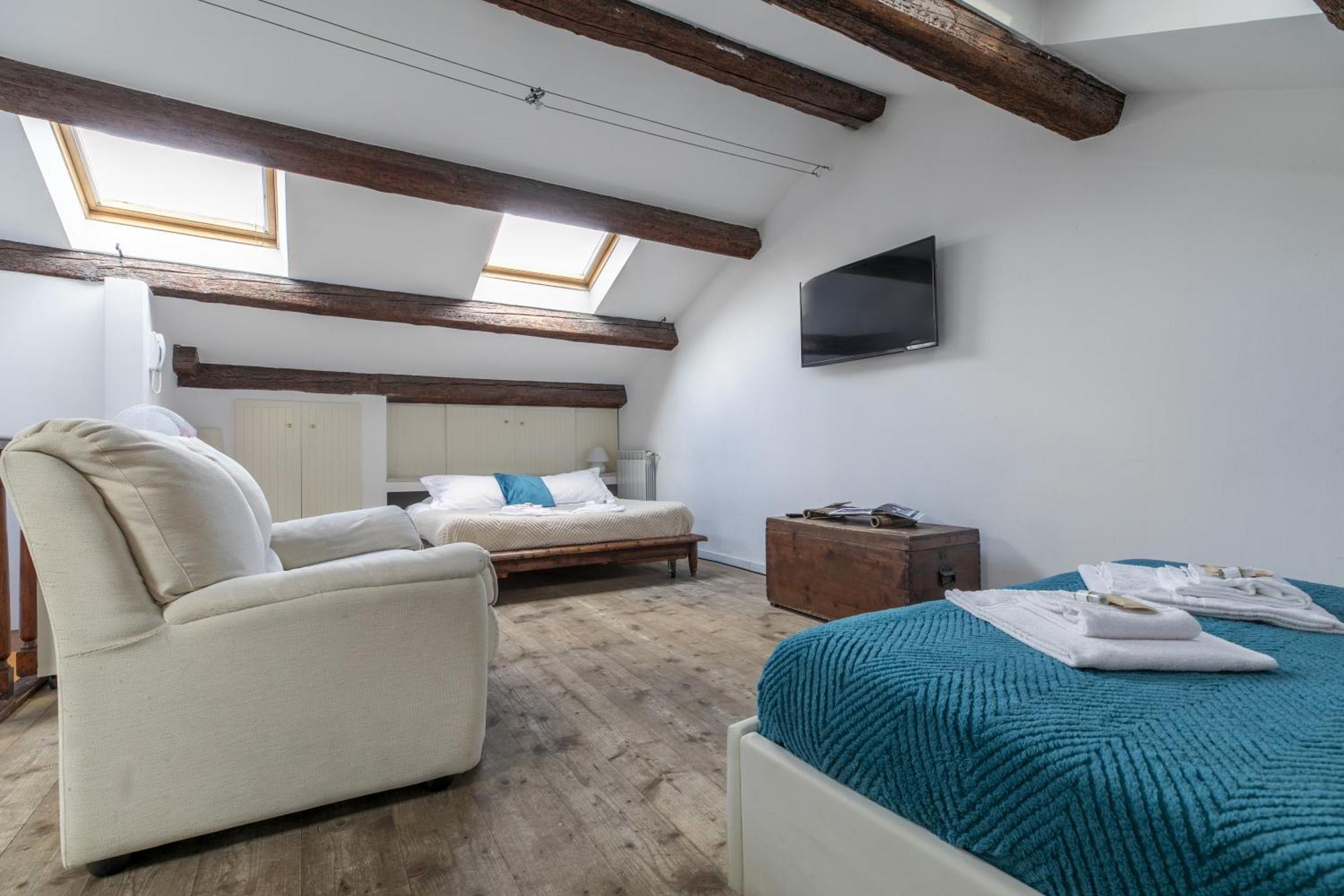Nice Lovely Attic For 4 Person With Wifi - A/C البندقية المظهر الخارجي الصورة