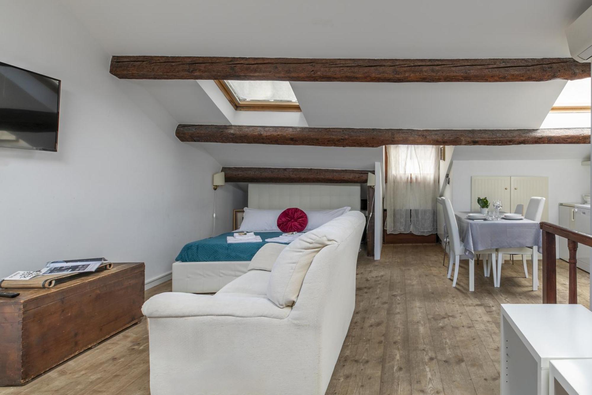 Nice Lovely Attic For 4 Person With Wifi - A/C البندقية المظهر الخارجي الصورة