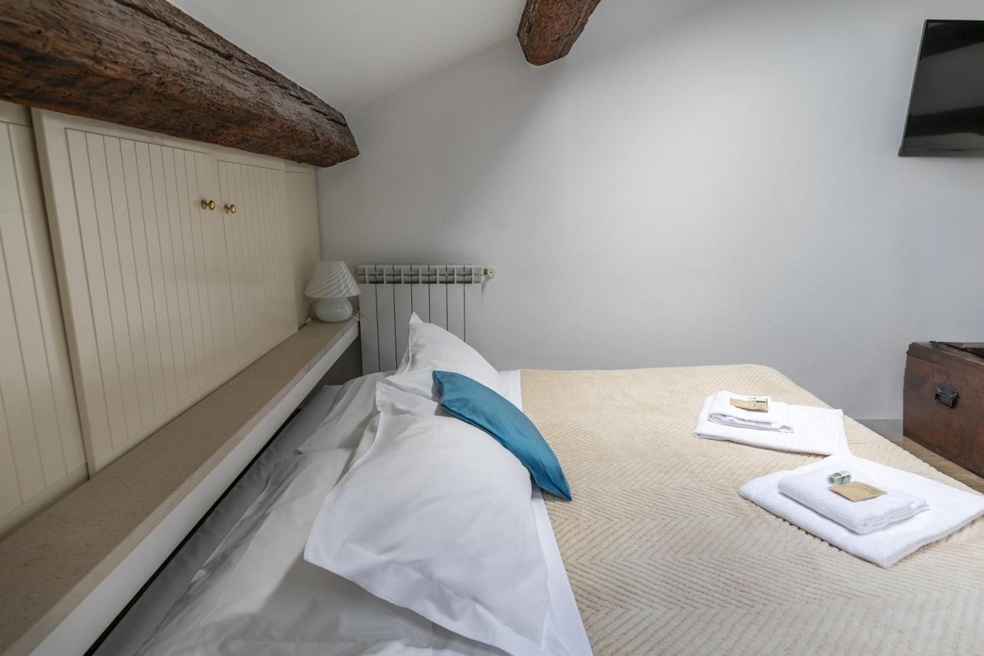 Nice Lovely Attic For 4 Person With Wifi - A/C البندقية المظهر الخارجي الصورة