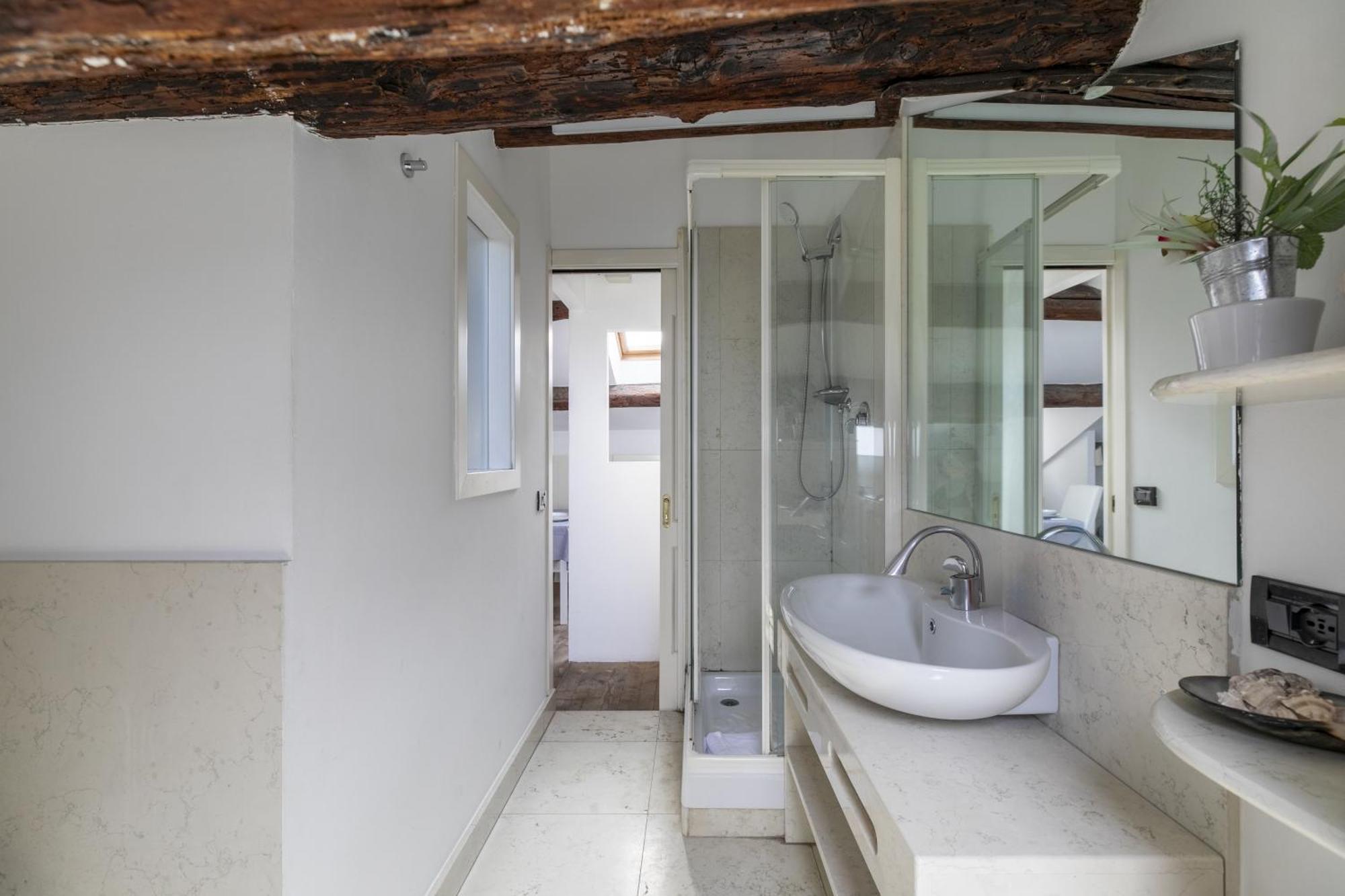 Nice Lovely Attic For 4 Person With Wifi - A/C البندقية المظهر الخارجي الصورة