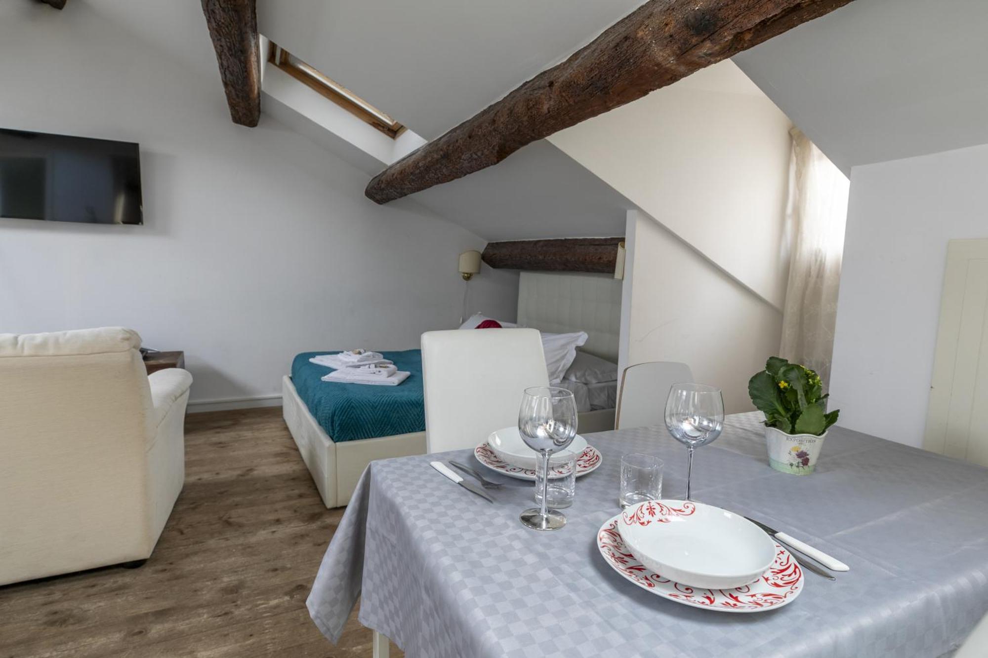 Nice Lovely Attic For 4 Person With Wifi - A/C البندقية المظهر الخارجي الصورة