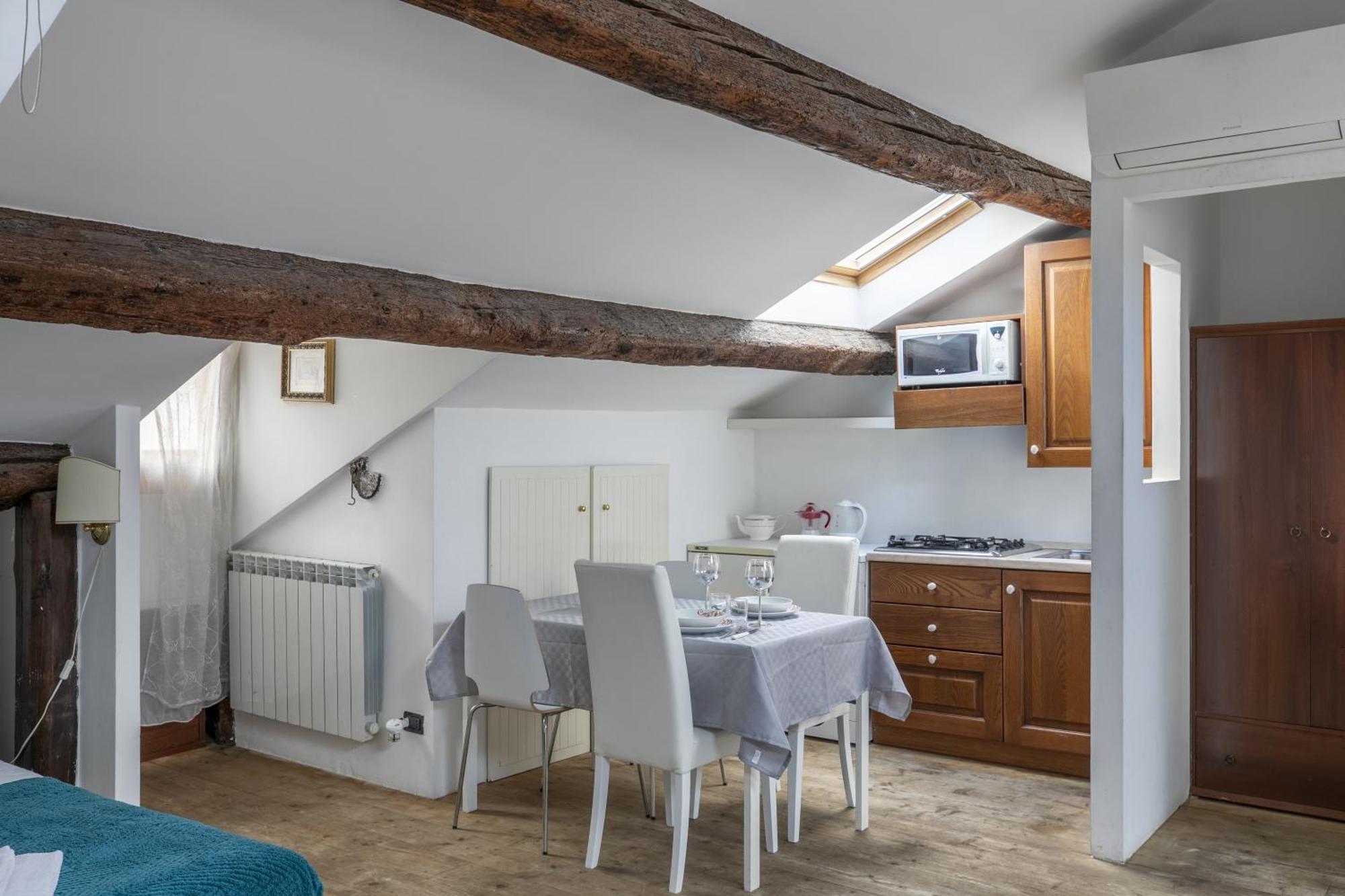 Nice Lovely Attic For 4 Person With Wifi - A/C البندقية المظهر الخارجي الصورة