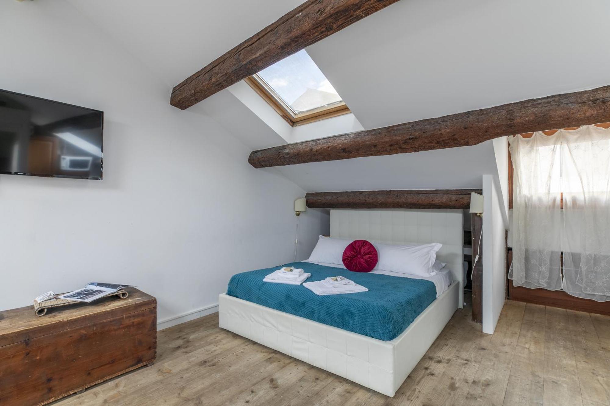 Nice Lovely Attic For 4 Person With Wifi - A/C البندقية المظهر الخارجي الصورة