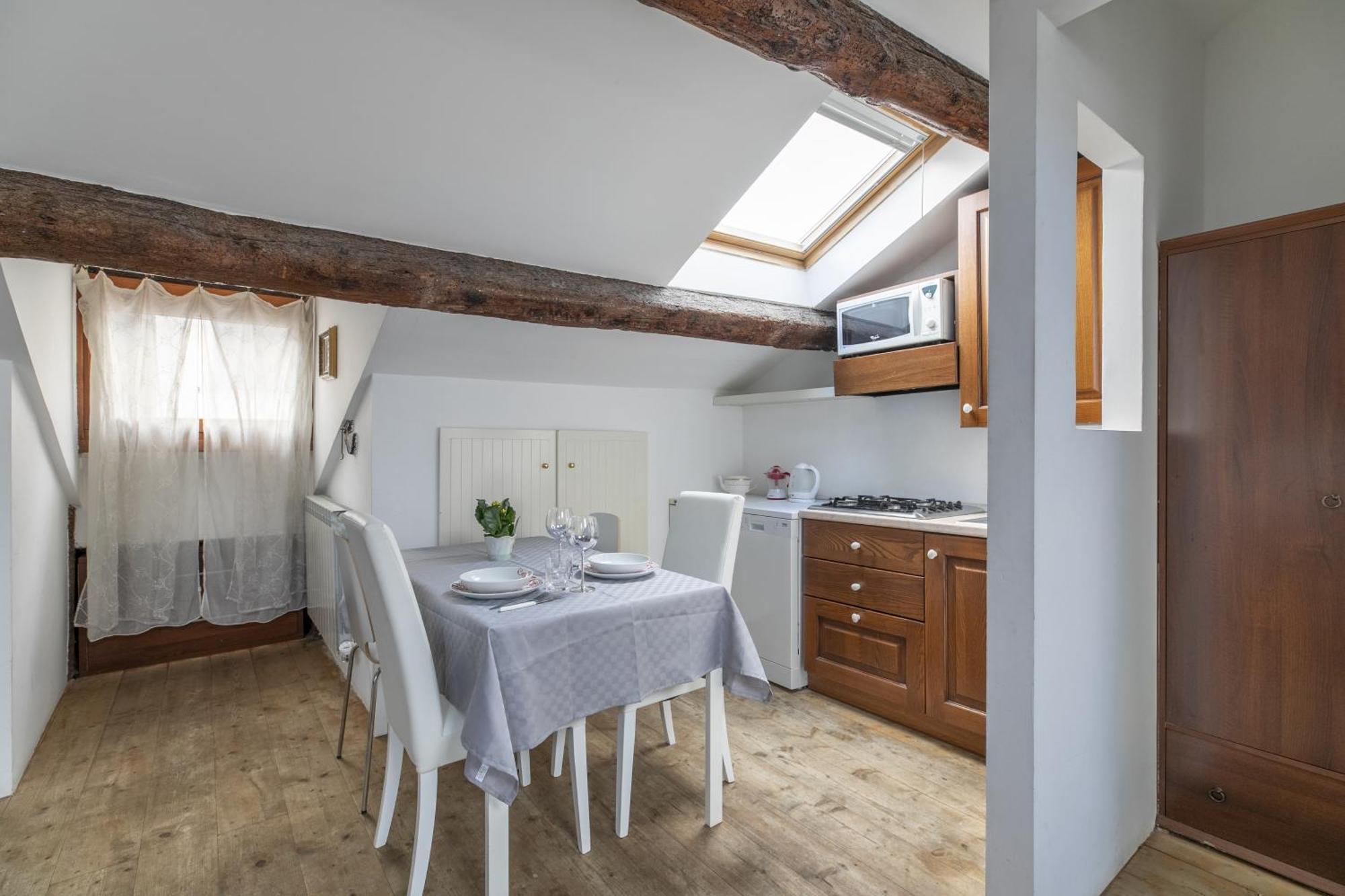 Nice Lovely Attic For 4 Person With Wifi - A/C البندقية المظهر الخارجي الصورة
