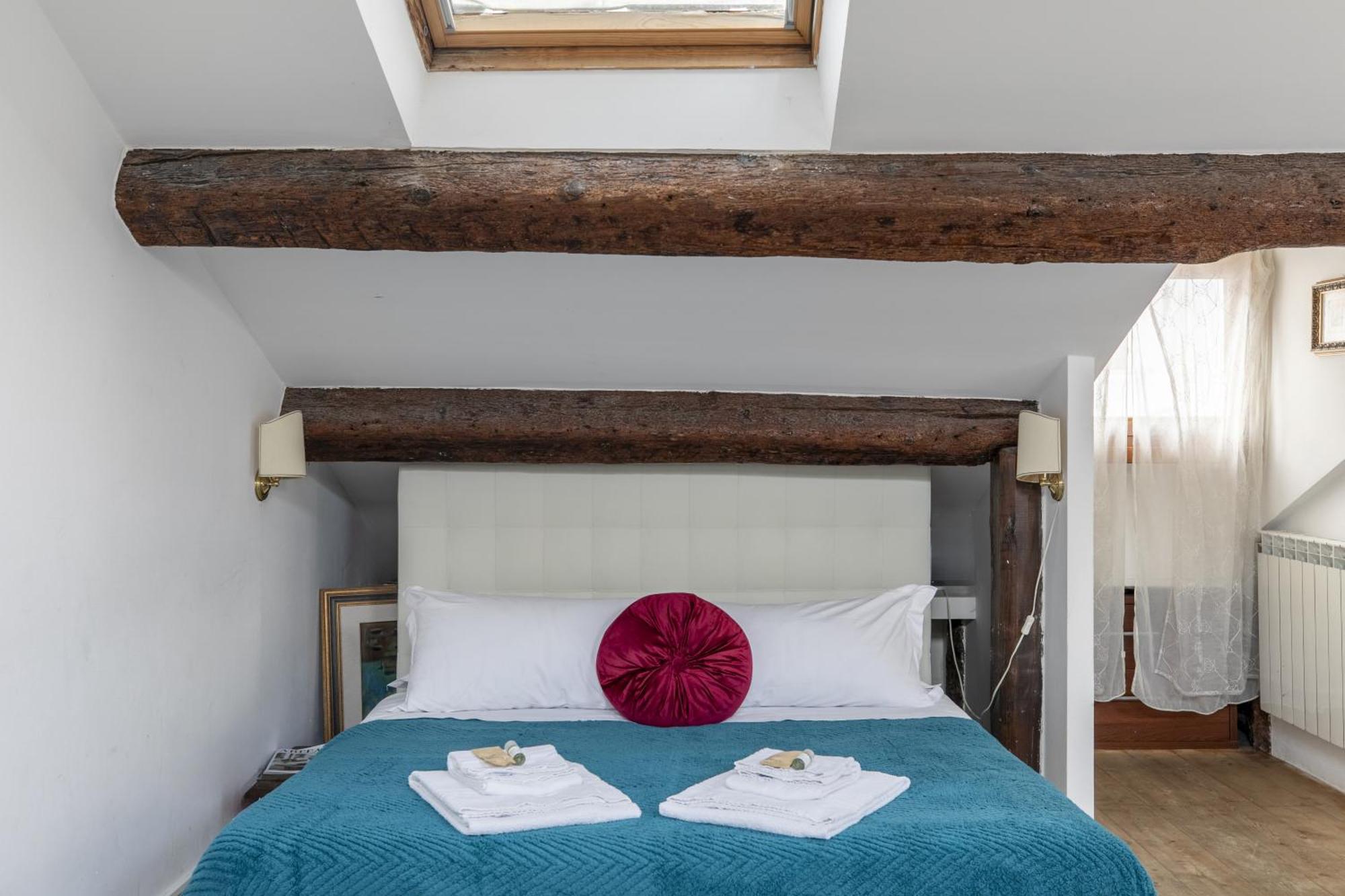 Nice Lovely Attic For 4 Person With Wifi - A/C البندقية المظهر الخارجي الصورة