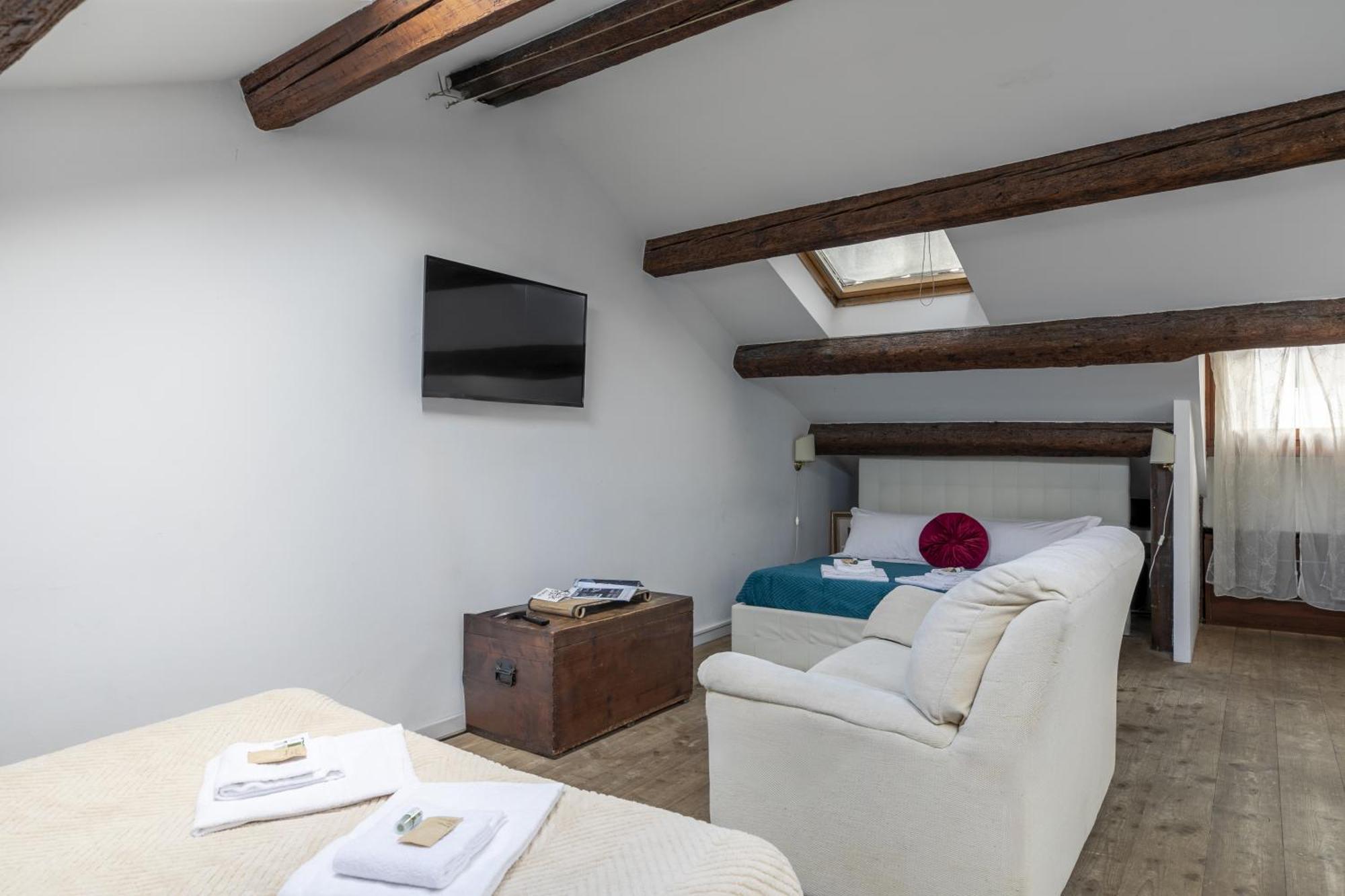 Nice Lovely Attic For 4 Person With Wifi - A/C البندقية المظهر الخارجي الصورة