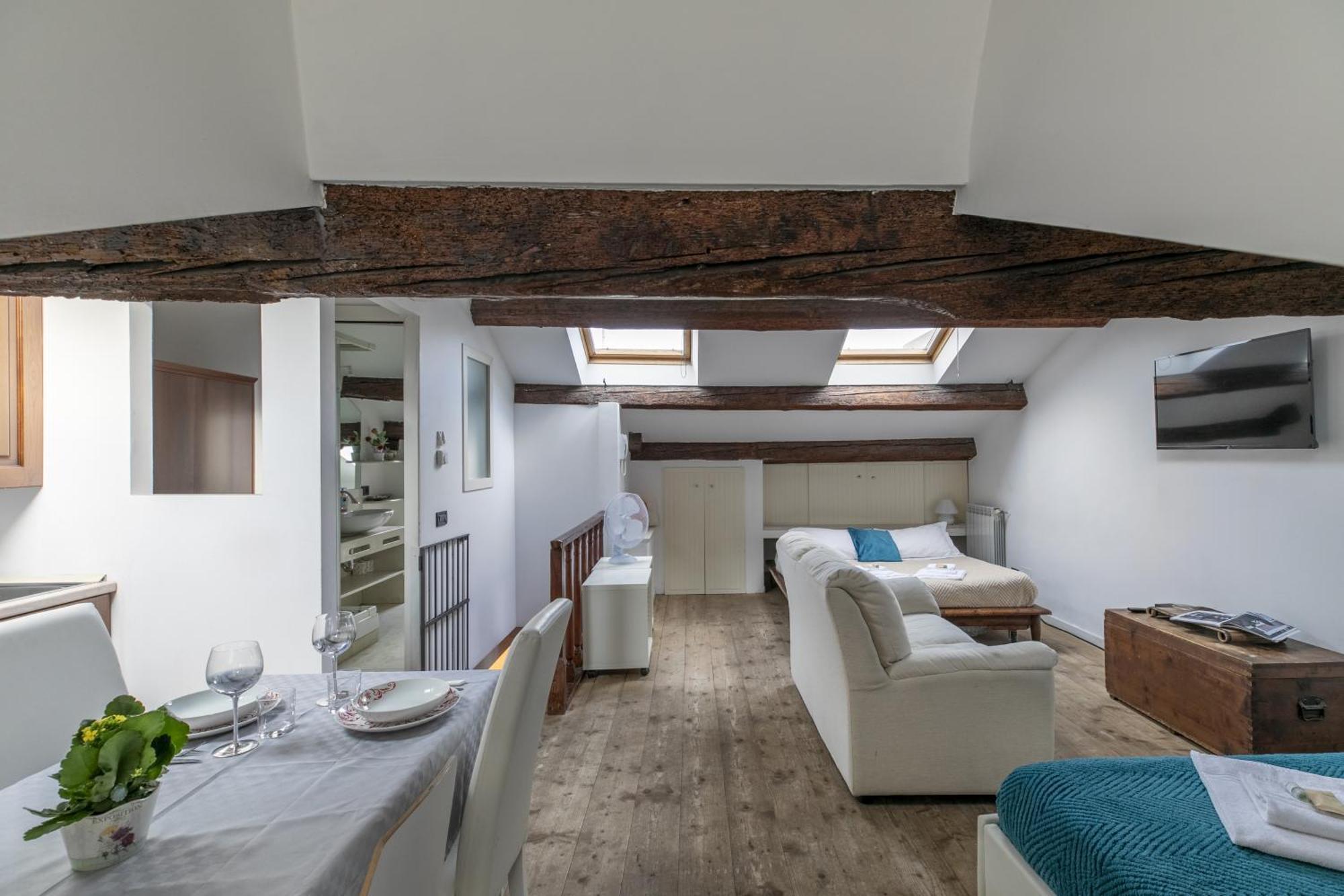Nice Lovely Attic For 4 Person With Wifi - A/C البندقية المظهر الخارجي الصورة
