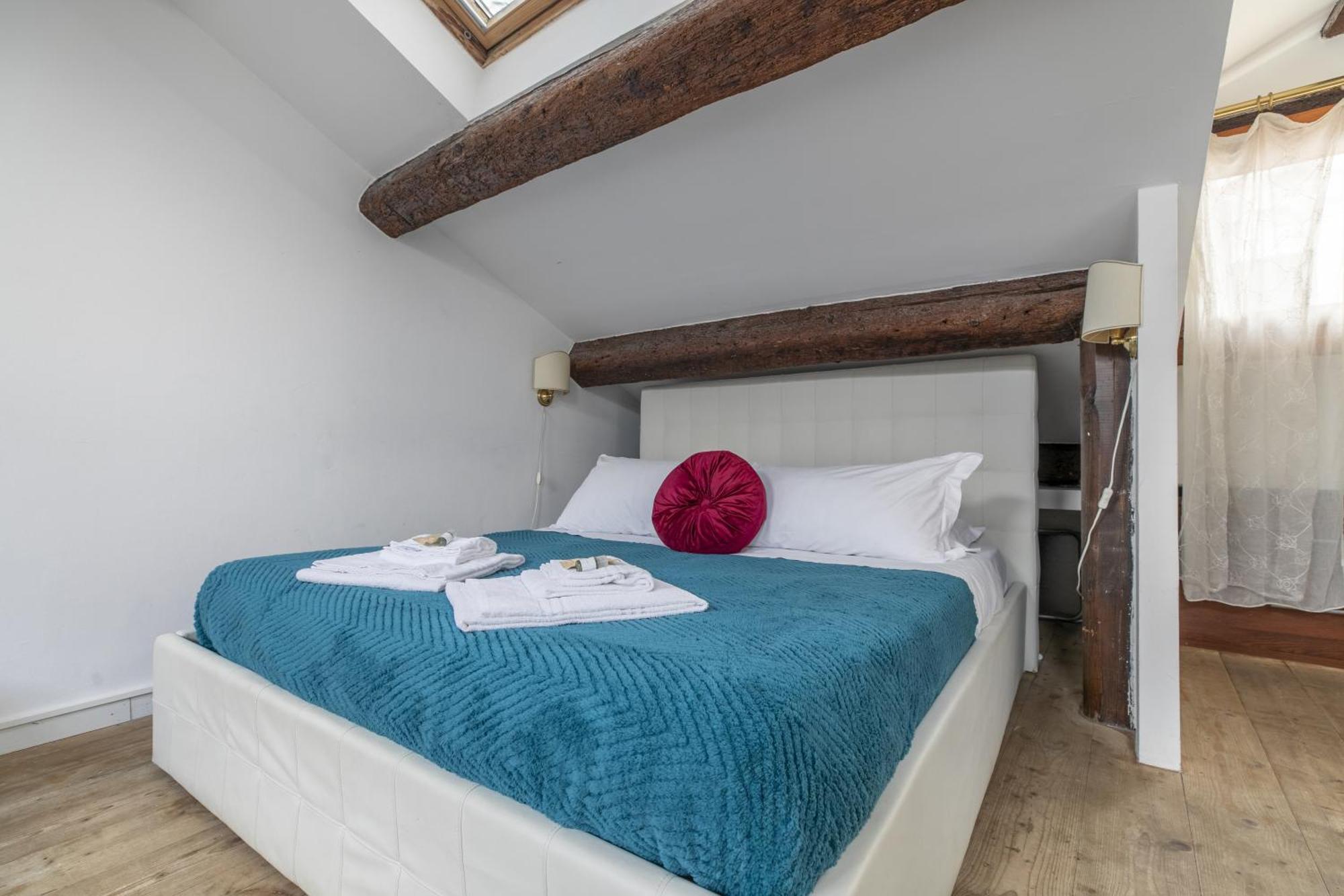 Nice Lovely Attic For 4 Person With Wifi - A/C البندقية المظهر الخارجي الصورة