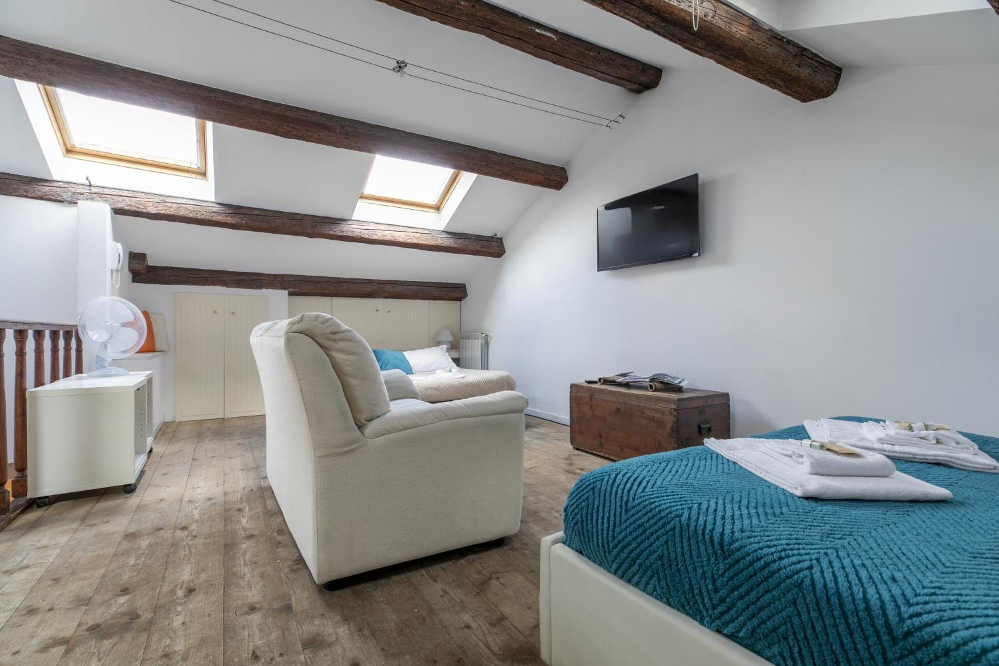 Nice Lovely Attic For 4 Person With Wifi - A/C البندقية المظهر الخارجي الصورة